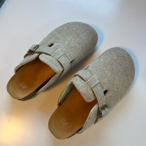 GAP Light Gray Wool Clogs